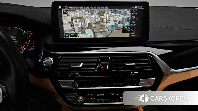 BMW 5 Series (G30) 2022 Серебристо-серый из Кореи, фото 4