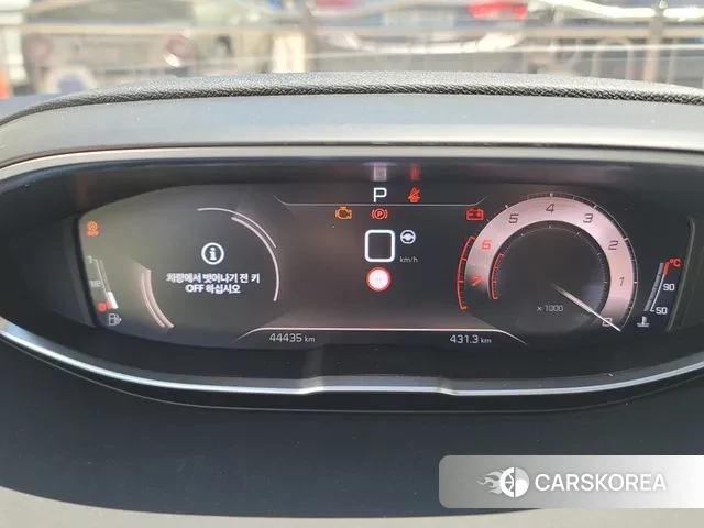 Peugeot 5008 second generation 2023 Серый из Кореи, фото 4