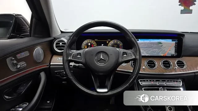 Mercedes-Benz E-Class W213 2018 Черный из Кореи, фото 4