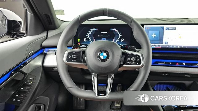 BMW 5 Series (G60) 2025 Черный из Кореи, фото 4