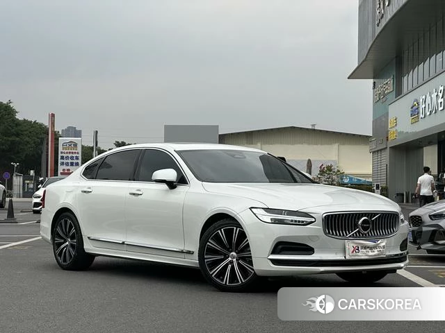 Volvo S90 2023 Белый из Китая, фото 4