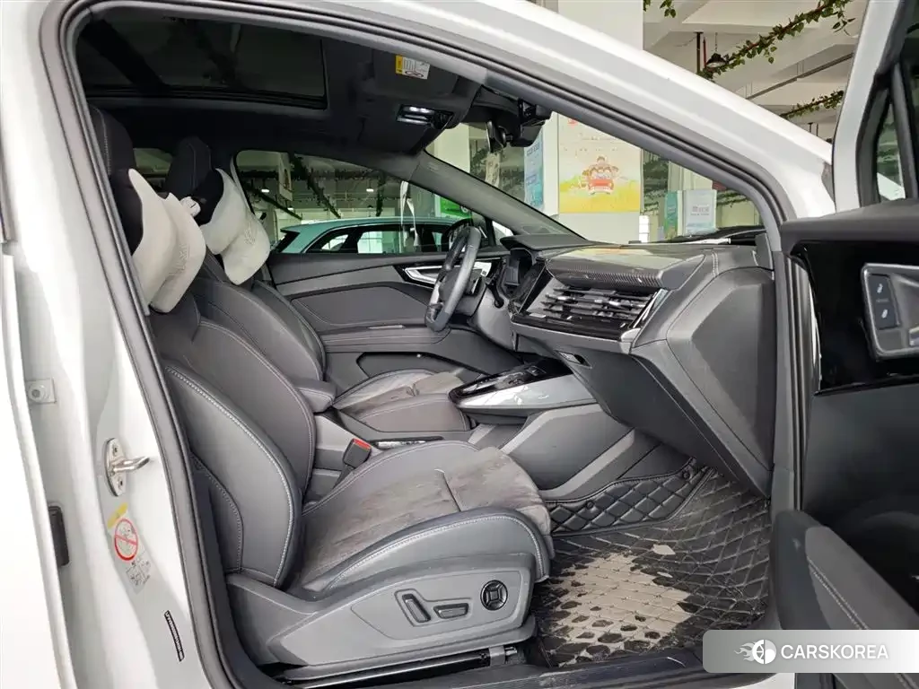 Audi Q4 e-tron 2022 Белый из Китая, фото 4