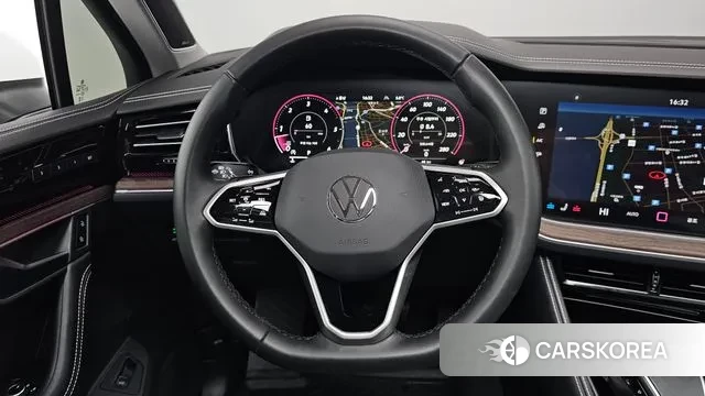 Volkswagen Touareg 3rd generation 2024 Белый из Кореи, фото 4