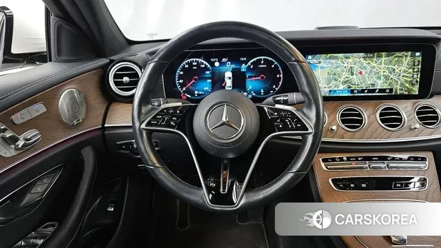 Mercedes-Benz E-Class W213 2022 Белый из Кореи, фото 4