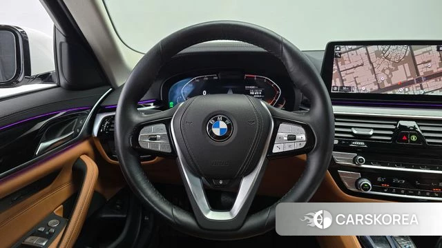 BMW 5 Series (G30) 2021 Белый из Кореи, фото 4