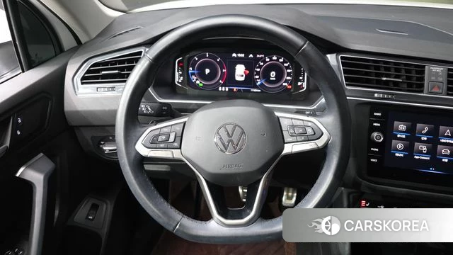 Volkswagen Tiguan second Generation 2022 Белый из Кореи, фото 4