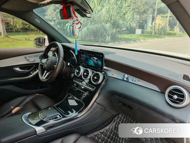 Mercedes-Benz GLC 2023 Белый из Китая, фото 4