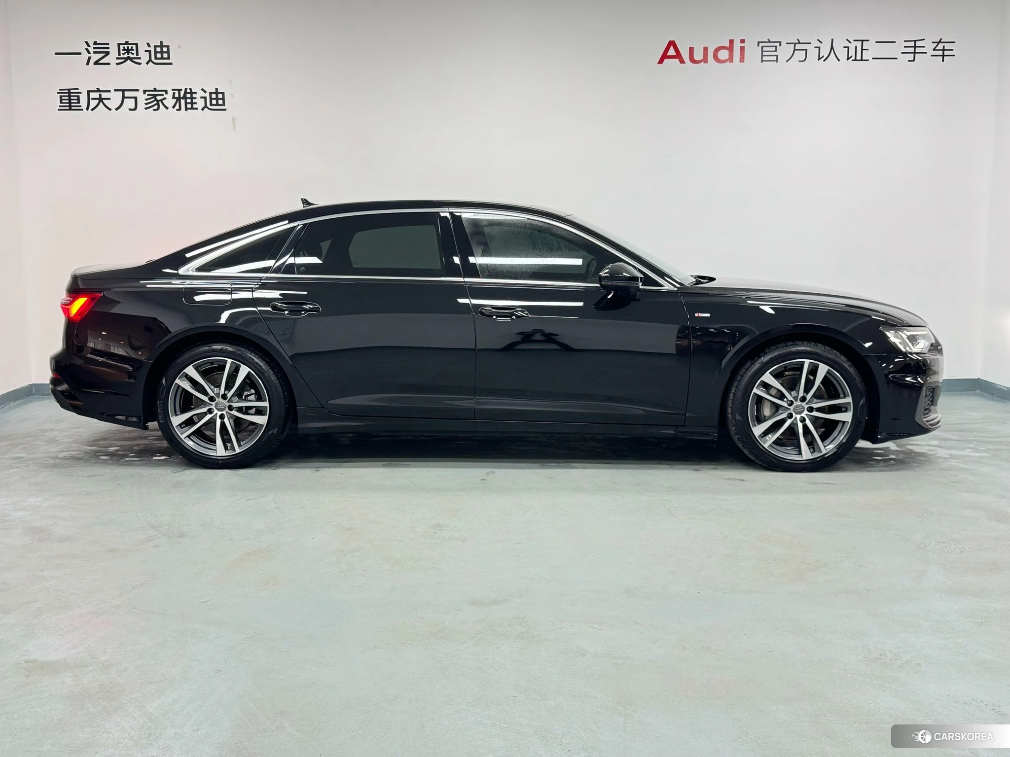 Audi A6L id 4420756 из Китая 4