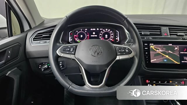 Volkswagen Tiguan second Generation 2022 Белый из Кореи, фото 4