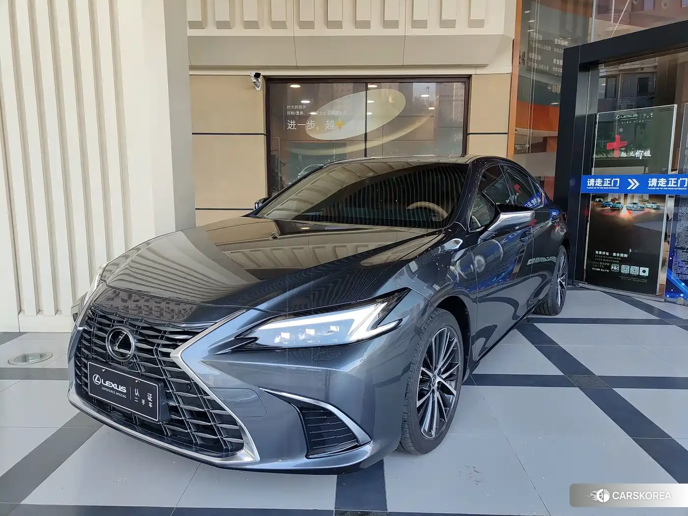 Lexus ES 2025 Silver/gray из Китая, фото 4