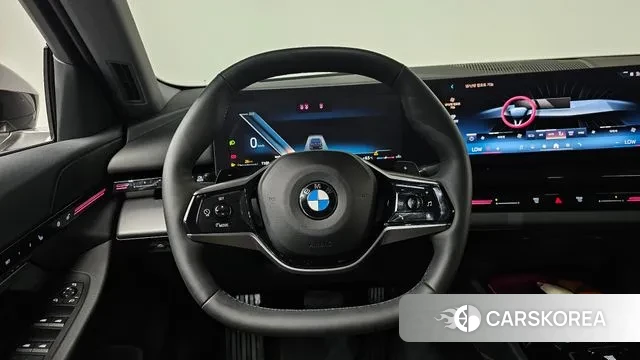 BMW 5 Series (G60) 2024 Черный из Кореи, фото 4