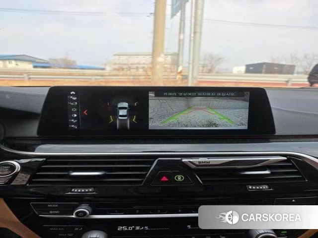 BMW 5 Series (G30) 2018 Серебристо-серый из Кореи, фото 4