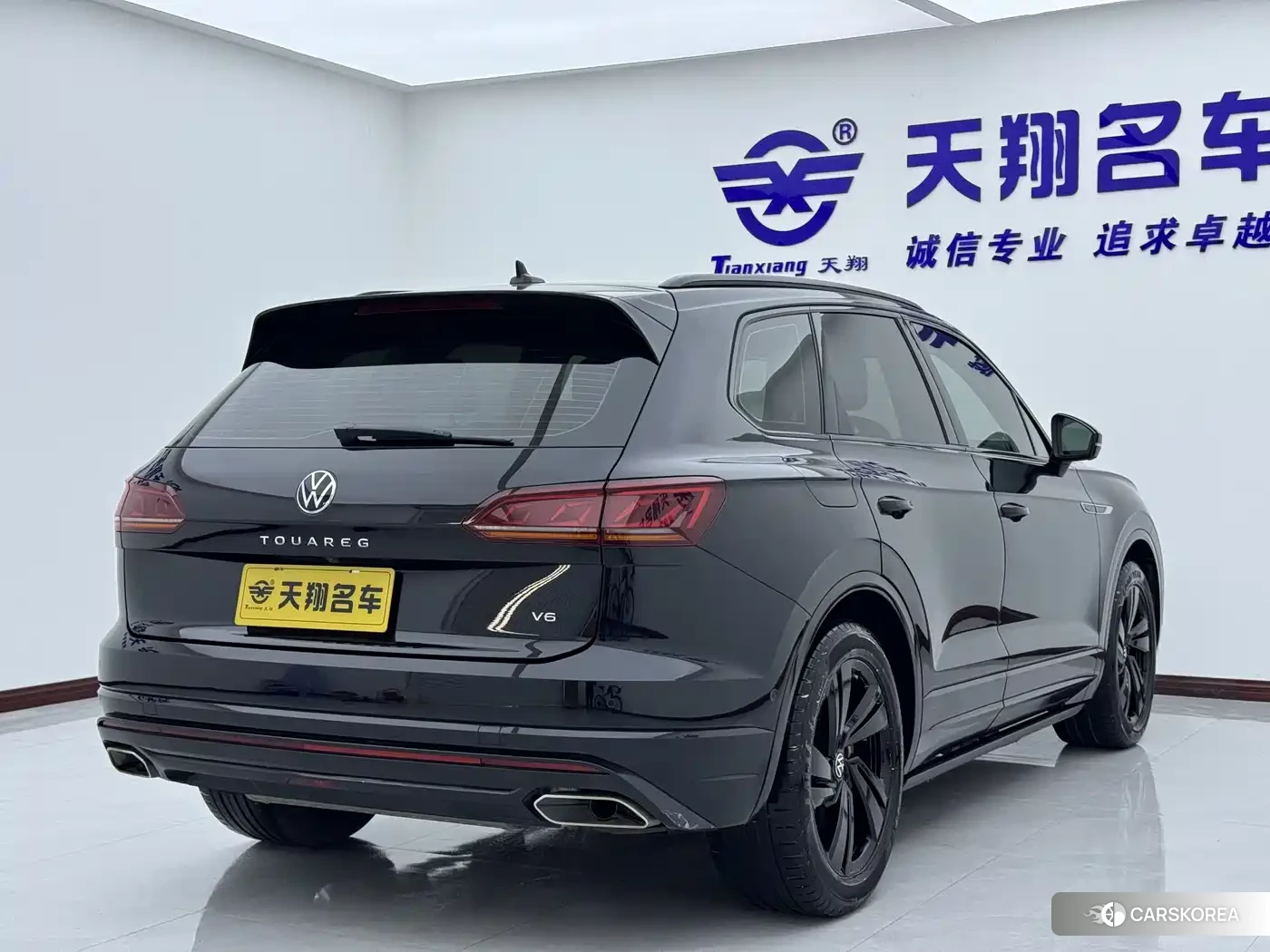 Volkswagen Touareg 2022 Черный из Китая, фото 4