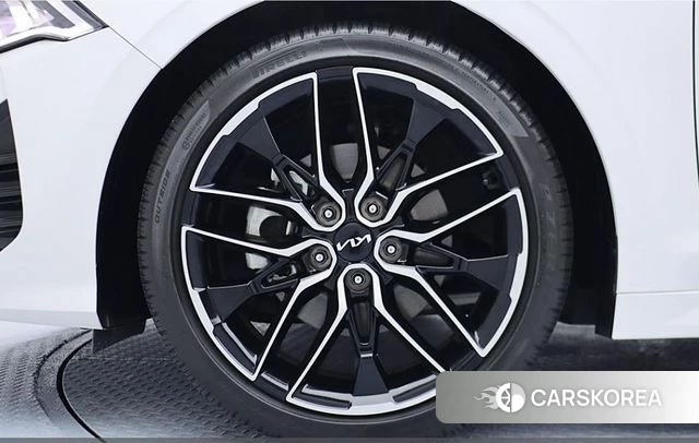 Kia K5 3rd generation 2023 Белый из Кореи, фото 4