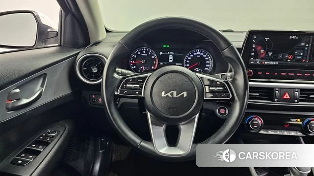 Kia The New K3 2nd generation 2021 Белый из Кореи, фото 4