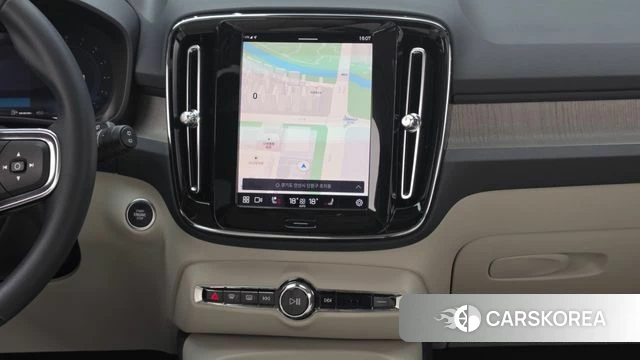 Volvo XC40 2023 Зеленый из Кореи, фото 4