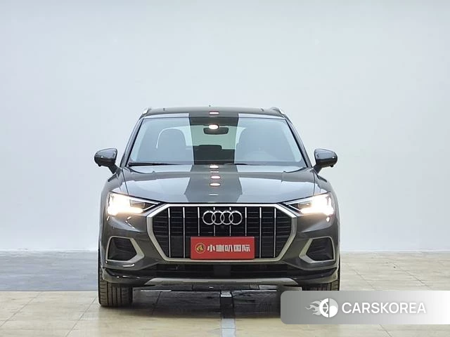 Audi Q3 2022 Темно-серый из Китая, фото 4