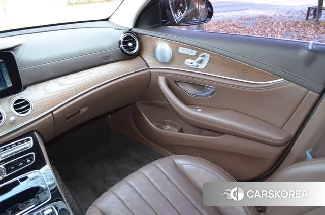 Mercedes-Benz E-Class W213 2018 Черный из Кореи, фото 4