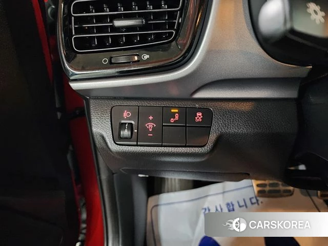 Kia Stonic 2018 Красный из Кореи, фото 4