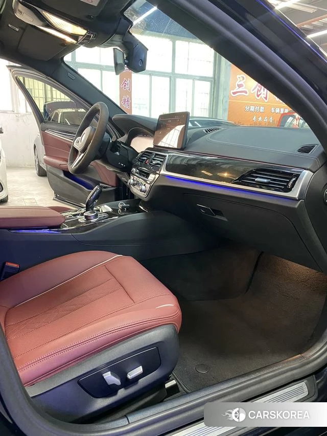 BMW 5 series 2022 Черный из Китая, фото 4