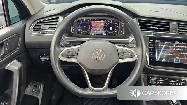 Volkswagen Tiguan Allspace 2023 Серый из Кореи, фото 4