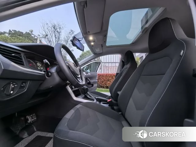 Volkswagen Polo 2022 Белый из Китая, фото 4