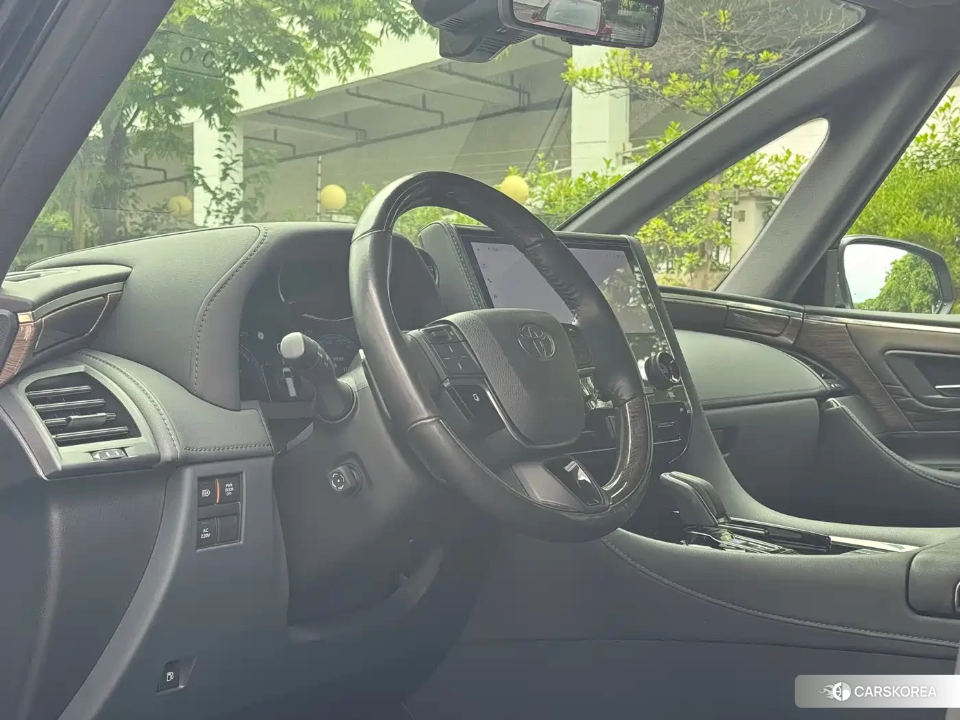 Toyota Elfa 2023 Черный из Китая, фото 4
