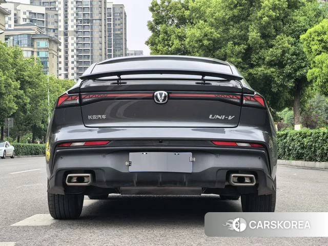 Chang'an UNI-V 2024 Темно-серый из Китая, фото 4