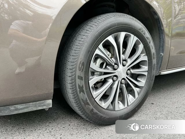 Buick GL8 2023 Темно-серый из Китая, фото 4