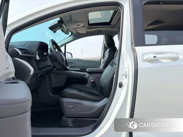 Toyota Saina 2024 Белый из Китая, фото 4