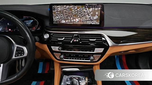 BMW 5 Series (G30) 2022 Белый из Кореи, фото 4