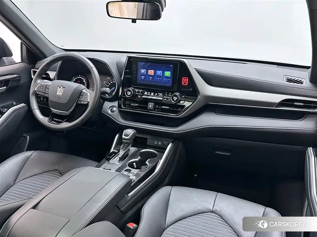 Toyota Crown 2024 Черный из Китая, фото 4