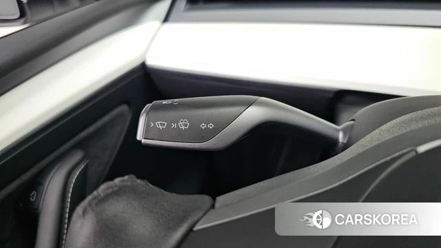 Tesla Model Y 2024 Белый из Кореи, фото 4
