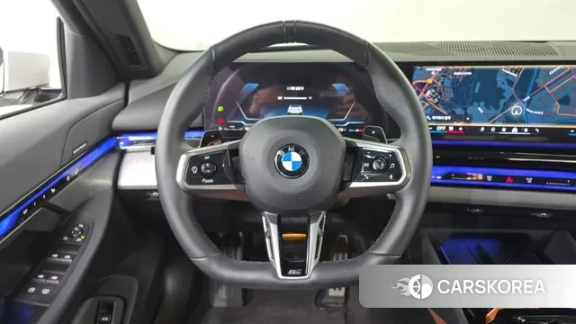 BMW 5 Series (G60) 2025 Белый из Кореи, фото 4