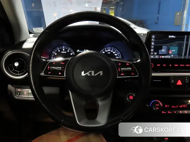 Kia The New K3 2nd generation 2021 Белый из Кореи, фото 4