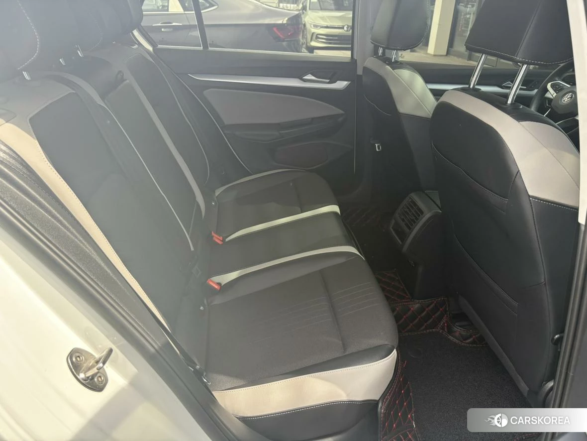 Volkswagen Golf 2020 Белый из Китая, фото 4