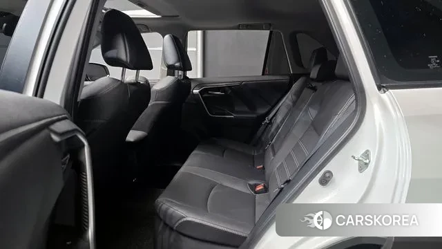 Toyota RAV4 5th Generation 2023 Белый из Кореи, фото 4