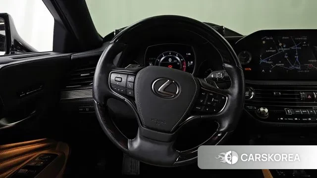 Lexus LS500 5th generation 2022 Белый из Кореи, фото 4