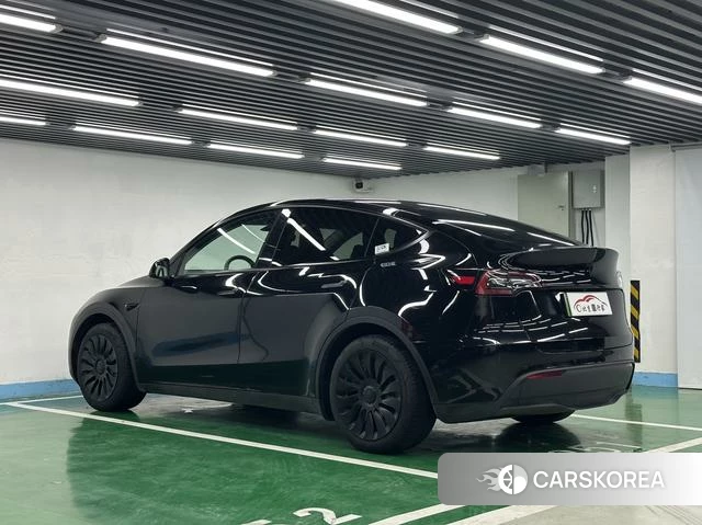 Tesla Model Y 2023 Черный из Китая, фото 4