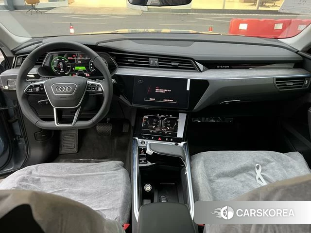 Audi e-tron 2026 Синий из Китая, фото 4