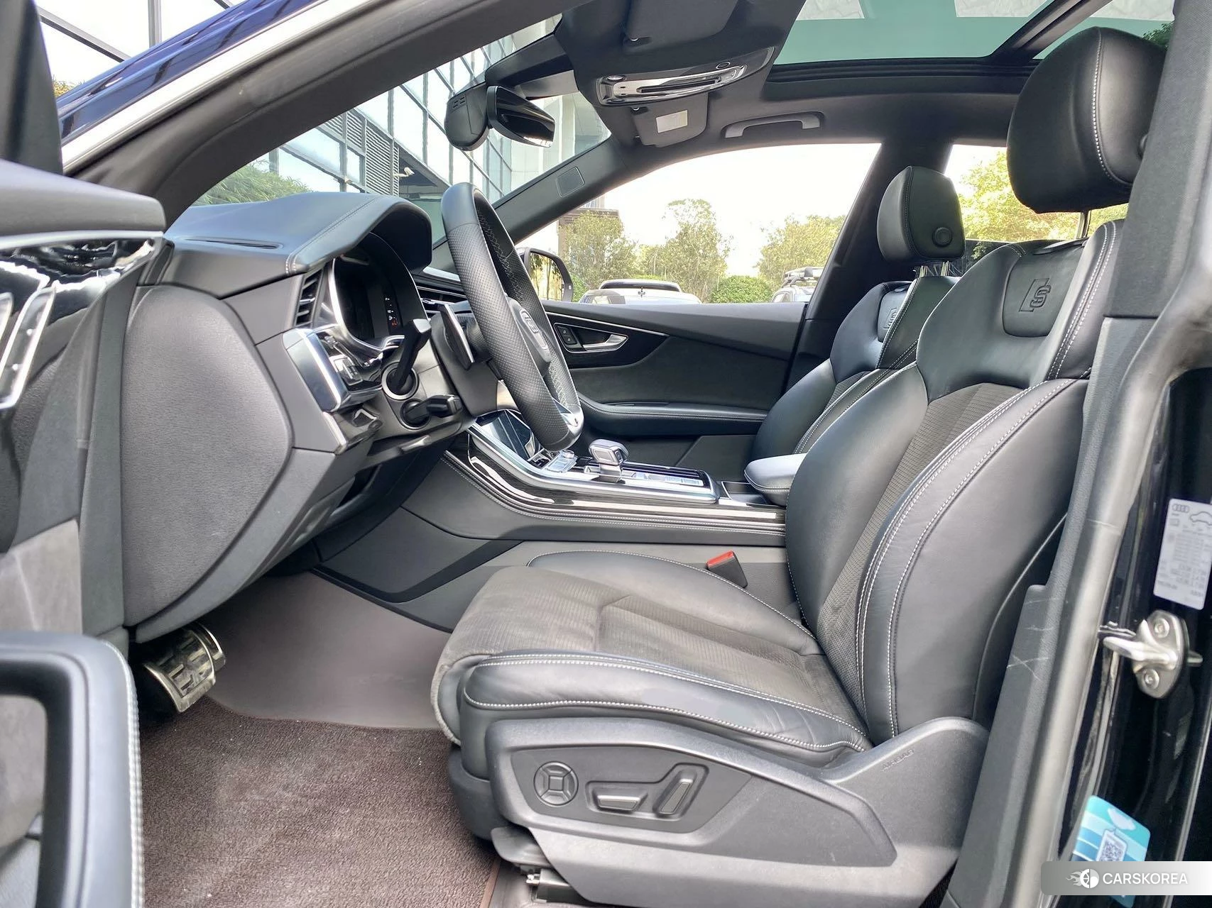 Audi Q8 2020 Черный из Китая, фото 4