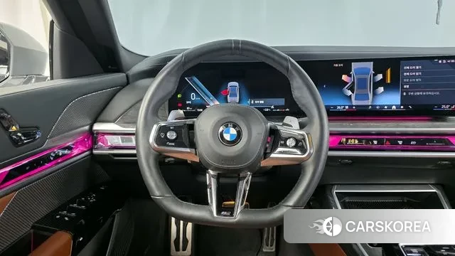 BMW 7 Series (G70) 2023 Светло-серебряный цвет из Кореи, фото 4