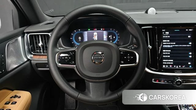 Volvo V60 Cross-Country 2nd Generation 2024 Белый из Кореи, фото 4
