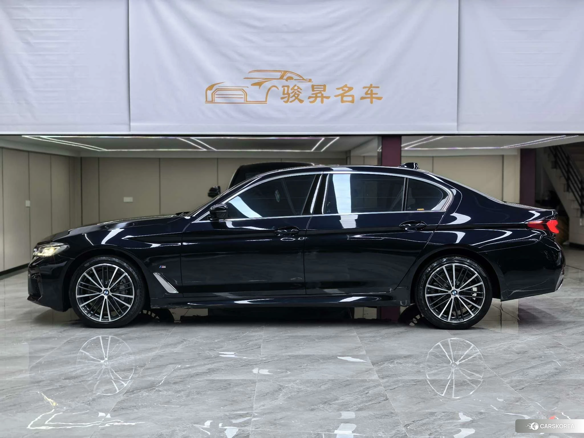 BMW 5 series 2021 Черный из Китая, фото 4