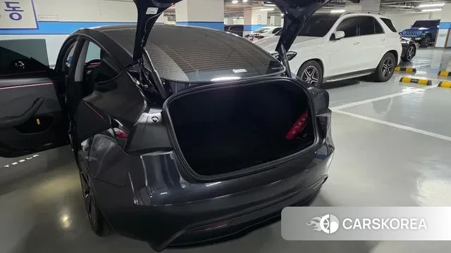 Tesla Model 3 2025 Серый из Кореи, фото 4