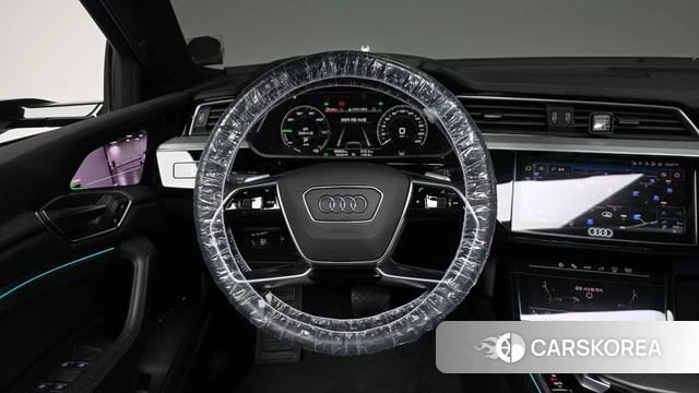Audi e-Tron 2023 Черный из Кореи, фото 4