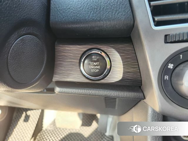 Ssangyong Korando Turismo 2018 Белый из Кореи, фото 4