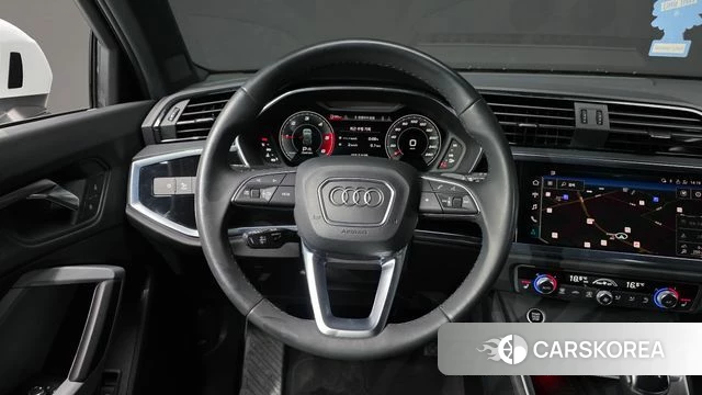Audi Q3 (F3) 2023 Белый из Кореи, фото 4