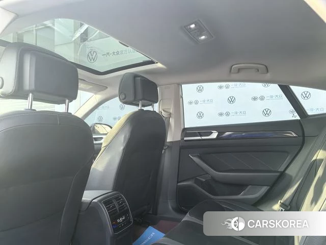 Volkswagen CC 2024 Темно-серый из Китая, фото 4