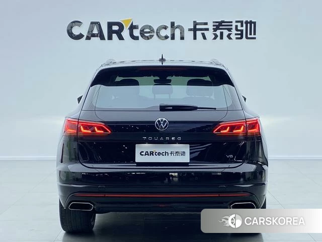 Volkswagen Touareg 2022 Черный из Китая, фото 4